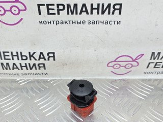 кронштейн радиатора Mercedes-Benz C-Класс W204 [рестайлинг] W204.048 2012, 1.8 л., M 271.860, бензин, АКПП, 149 белый, седан, задний привод, правый руль, A1695040114, A0009912195