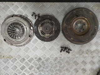 комплект сцепления Volkswagen Polo 4 поколение 2002, 1.4 л., i, BBY, бензин, 5МКПП, 030105271D, 1878003966, 308200796, 2157K22