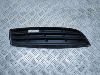 заглушка (решетка) в бампер Volkswagen Passat B6 2007, 2.0 л., TDi, дизель, 6МКПП, серебристый, универсал, передний привод, правый руль, 3C0853666