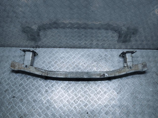усилитель бампера переднего Renault Megane 2 поколение 2005, серо-зеленый, универсал, правый руль, 8200011107, 8200011106J, 8200011107J