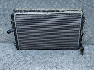 радиатор (основной) Volkswagen Golf 6 поколение 2009, 2.0 л., TDi, CBDC, дизель, 5МКПП, голубой, передний привод, правый руль, 1K0121251DM