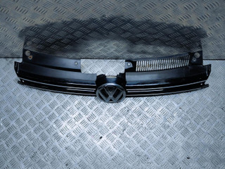 решетка радиатора Volkswagen Golf 6 поколение 2009, 2.0 л., TDi, CBDC, дизель, 5МКПП, голубой, передний привод, правый руль, 5K0853653, 5K0853651AF, 5K0853651AG