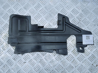 воздуховод (дефлектор) радиатора Toyota Avensis 2 поколение (T250) 2006, 2.0 л., D-4D, 1AD-FTV, дизель, 6МКПП, серебристы, передний привод, правый руль, 5329305060