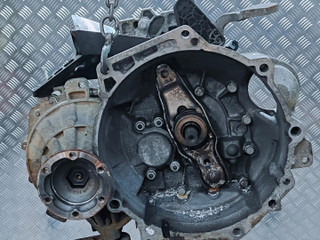 КПП механическая (МКПП) Volkswagen Caddy 3 поколение 2008, 1.9 л., TDi, BLS, дизель, 5МКПП, передний привод, JCS