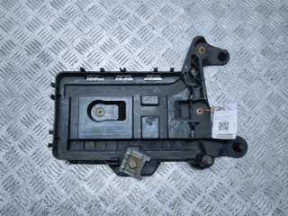 полка аккумулятора Volkswagen Passat B6 2007, 2.0 л., TDi, дизель, 6МКПП, серебристый, универсал, передний привод, правый руль, 1K0915333C