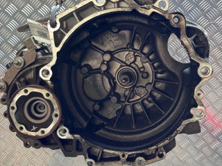 КПП механическая (МКПП) Volkswagen Golf 4 поколение 2003, 1.6 л., i, BCB, бензин, 5МКПП, передний привод, DUU, DUW, ERT