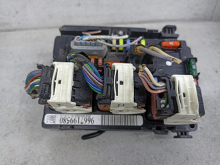 блок предохранителей Citroen C4 1 поколение 2011, 9667199580