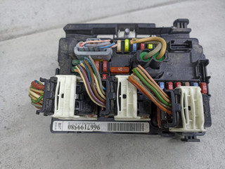 блок предохранителей Citroen C3 2 поколение 2010, 9667199580