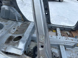 Стойка кузовная центральная правая Peugeot 307 1 поколение 2004, 2.0 л., МКПП, хетчбэк 5 дв.