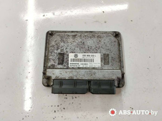 блок управления двигателем Volkswagen Polo 4 поколение 2002, 1.2 л., бензин, МКПП, 03E906033L, 5WP4019407