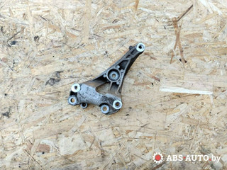 кронштейн компрессора кондиционера Peugeot 308 T7 2008, 1.4 л., бензин, МКПП, хетчбэк 5 дв., V75807818001