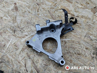 кронштейн двигателя Nissan Primera P12 2004, 2.2 л., дизель, МКПП, хетчбэк 5 дв.