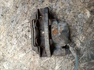 суппорт передний правый Peugeot 605 1 поколение 1992, 2.1 л., дизель, МКПП