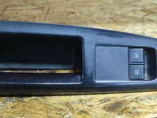 кнопка стеклоподъемника двери Volkswagen Polo 4 поколение 2002, 1.2 л., бензин, МКПП