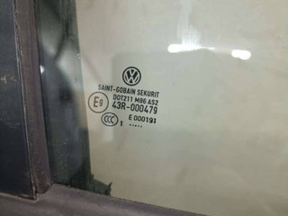 стекло двери передней правой Volkswagen Polo 4 поколение 2002, 1.2 л., бензин, МКПП