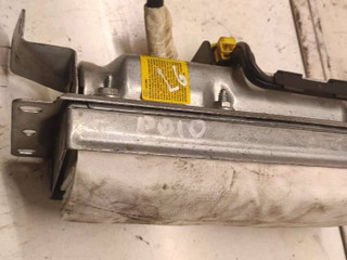 подушка безопасности пассажира Volkswagen Polo 4 поколение 2002, 1.2 л., бензин, МКПП, 30348707A, 30335596