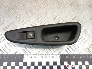 кнопка стеклоподъемника двери задней правой Peugeot 308 T7 2010, 1.6 л., 9HY (DV6TED4), дизель, МКПП, черный, хетчбэк 5 дв., 96573850XT, 53269802