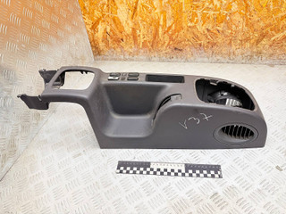 консоль салона Mercedes-Benz A W168 1 поколение [рейстайлинг] (2001-2004) 2002, 1.7 л., OM 668.942, дизель, МКПП, хетчбэк 5 дв., A1686801150, A1686894508