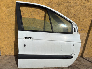 дверь передняя правая Renault Scenic 1 поколение (1996 - 1999), 1.6 л., K7M 702, бензин, МКПП, 216501761, 216501737, 8200163778, P8200163778