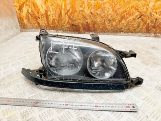 фара правая Toyota Avensis 1 поколение (T220) 2000, 205457B
