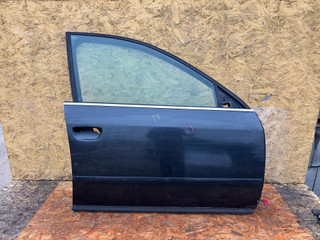дверь передняя правая Audi A6 4B/C5 1999, 2.5 л., AKN, дизель, МКПП, универсал, передний привод