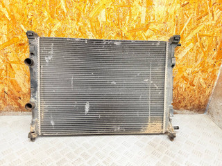 радиатор (основной) Renault Megane 2 поколение 2005, 1.9 л., дизель, 872199F, 8200115542, 8200357536, 7711368041, 7711135784, M200485, LRC0909, RT2307, RTA2308, DRM23056, 8MK376700681, 8MK376700684, KRZ1186RR, CR41000P, CR41000S, 63765A, 63769, 58327, 58329, 7711135786, 8200117609, 8660003462, 732871