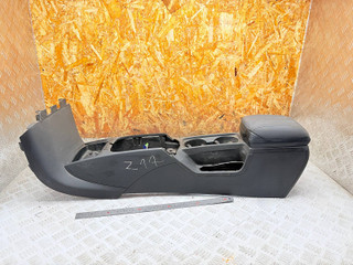 подлокотник Volvo S40 2 поколение 2004, 2.4 л., B 5244 S4, бензин, АКПП, седан, 8687407, 8687408, 8687478