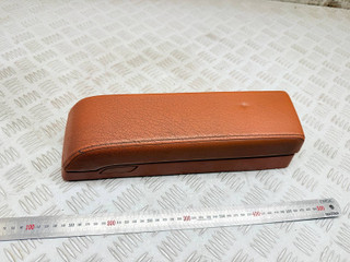 подлокотник Infiniti FX35 1 поколение 2004, 3.5 л., VQ35DE, бензин, АКПП, внедорожник 5 дв., полный привод
