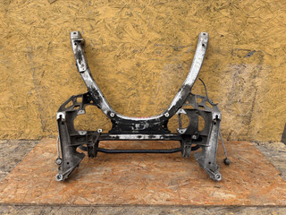 балка подвески передняя (подрамник) BMW 5 серия E60/E61 2005, 3.0 л., M57N 306 D2, дизель, АКПП, седан, 6759461, 6759462