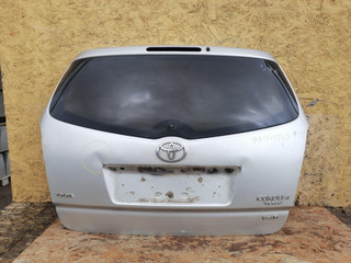 крышка багажника (дверь 3-5) Toyota Corolla Verso 2 поколение AR10 2004, 2.0 л., 1CD-FTV, дизель, МКПП, минивэн