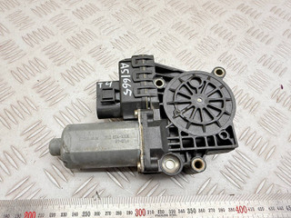 моторчик стеклоподъемника передний правый Audi A6 4B/C5 1999, 2.5 л., AKN, дизель, МКПП, универсал, передний привод, 0130821774, 102854XXX