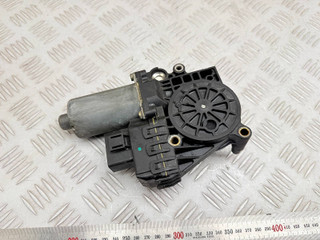 моторчик стеклоподъемника задний правый Audi A6 4B/C5 1999, 2.5 л., AKN, дизель, МКПП, универсал, передний привод, 0130821785, 102857XXX