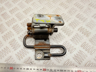 петля двери Audi A6 4B/C5 1999, 2.5 л., AKN, дизель, МКПП, универсал, передний привод, 4B0831412A