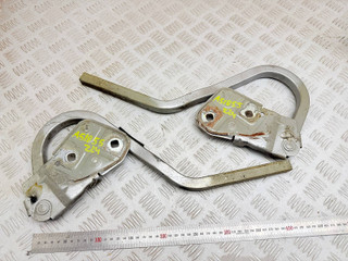 петля капота Mini Cooper 1 поколение [рестайлинг] R50 2006, 1.6 л., W10 B16 A, бензин, МКПП, купе, 41610598827, 41610598828