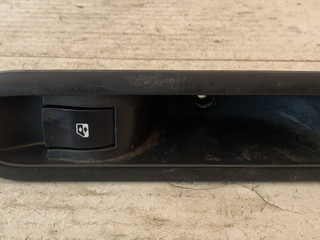кнопка стеклоподъемника двери задней левой Renault Scenic 2 поколение (2003 - 2006), 156013870
