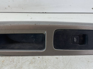 кнопка стеклоподъемника двери передней правой Volvo V50 1 поколение 2005, 2.4 л., B 5244 S, бензин, МКПП, универсал, передний привод, 03451300, 30658448, 8679669