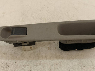 кнопка стеклоподъемника двери задней правой Nissan Almera Tino V10 [рестайлинг] 2004, 2.2 л., дизель, МКПП, минивэн, передний привод, 82960