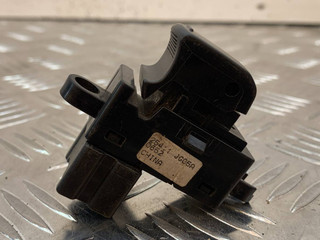кнопка стеклоподъемника двери задней левой Nissan X-Trail T32 (2013 - 2019), 25411JG05A