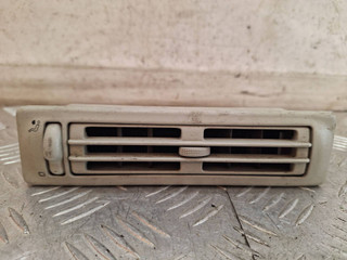 дефлектор обдува салона Volkswagen Transporter T4 (1990 - 2003), 703820963