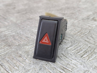 кнопка аварийной сигнализации Suzuki Liana 1 поколение 2004, 1.6 л., M16A, бензин, МКПП, седан, передний привод
