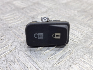 кнопка центрального замка Volvo V50 1 поколение 2005, 2.4 л., B 5244 S, бензин, МКПП, универсал, передний привод