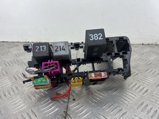 блок реле Audi A4 B5 1997, 1.6 л., AHL, бензин, МКПП, универсал, 8D1937545