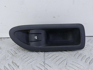 кнопка стеклоподъемника двери задней левой Renault Laguna 2 поколение 2004, 1.9 л., дизель, МКПП, серебро, универсал, передний привод, 8200317494