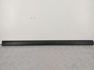 молдинг двери передней левой Fiat Panda 2 поколение [рестайлинг] 2012, 1.2 л., 188 A4.000, бензин, МКПП, красный, хетчбэк 5 дв., передний привод, 735297483