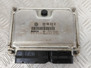 блок управления двигателем Volkswagen Passat B5 [рестайлинг] (2000 - 2005), 038906019CE, 0281010217