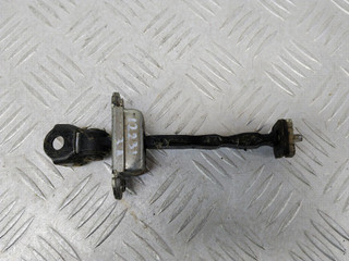 ограничитель открывания двери Nissan Micra 4 поколение (K13) 2011, 1.2 л., HR12DE, бензин, МКПП, хетчбэк 5 дв., передний привод