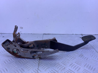педаль тормоза Toyota Yaris XP9 (2005 - 2009)