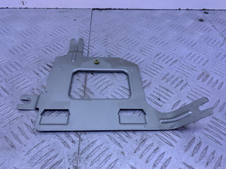 кронштейн блока управления Subaru Impreza 1 поколение (GM/GC/GF) 1994, 1.8 л., EJ18E, бензин, МКПП, красный, седан, полный привод