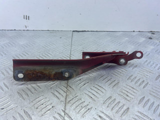 петля капота правая Subaru Impreza 1 поколение (GM/GC/GF) 1994, 1.8 л., EJ18E, бензин, МКПП, красный, седан, полный привод