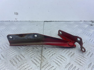 петля капота левая Subaru Impreza 1 поколение (GM/GC/GF) 1994, 1.8 л., EJ18E, бензин, МКПП, красный, седан, полный привод